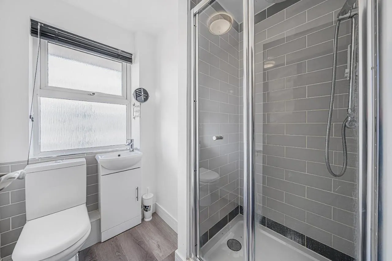 Top Floor Studio In Camberwell London Apartment